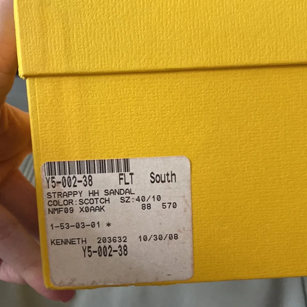 ❌SOLD❌FENDI Scotch Brown Sling Back Heels🤍🧡🤍 - Picture 11 of 13